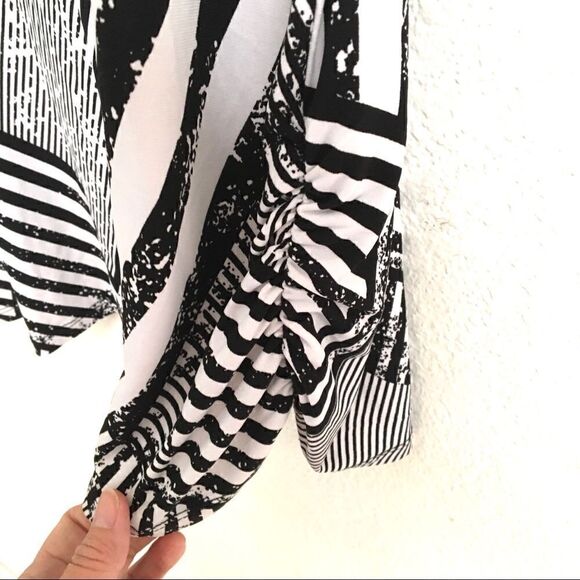 Avenue bead embellished notched V-neck blouse 22/24 - Picture 5 of 8